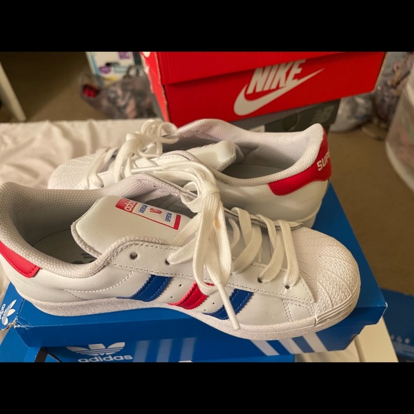 Adidas Shell Toe - Picture 2 of 6